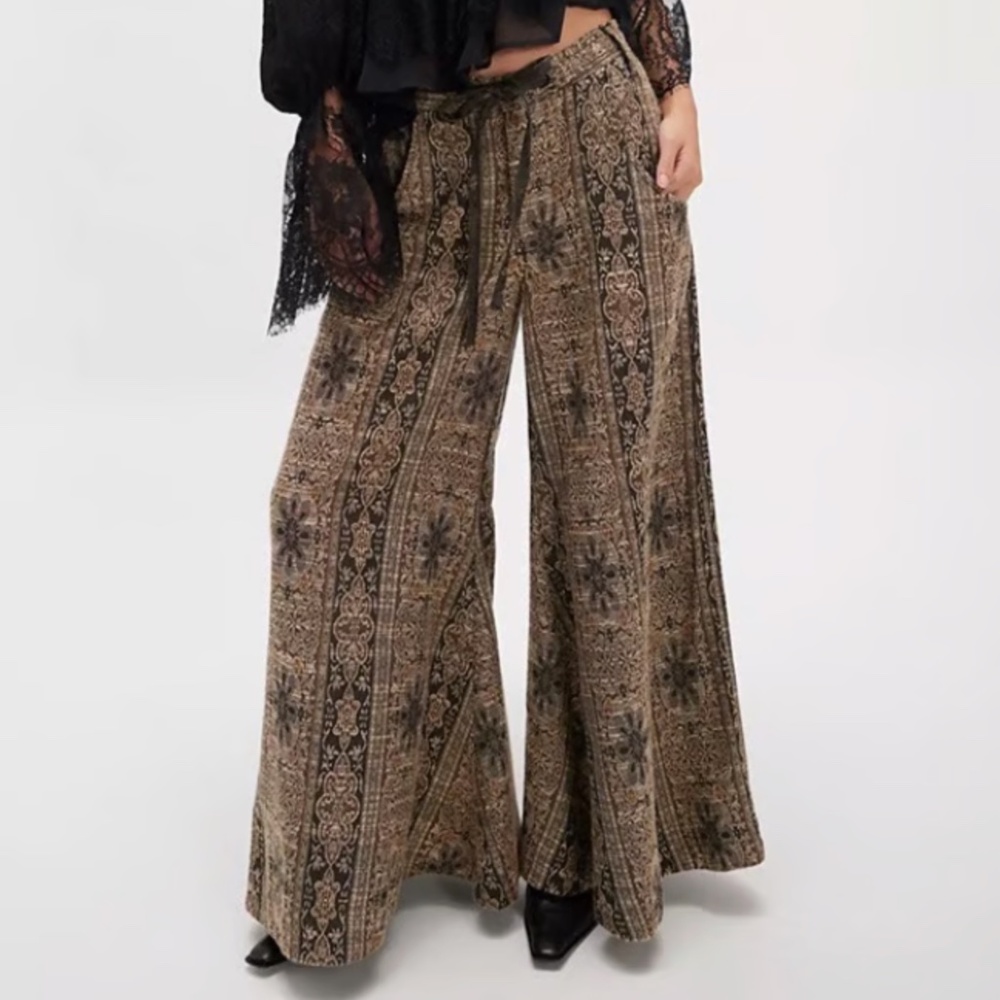 Dahlia Wide-Leg Pants